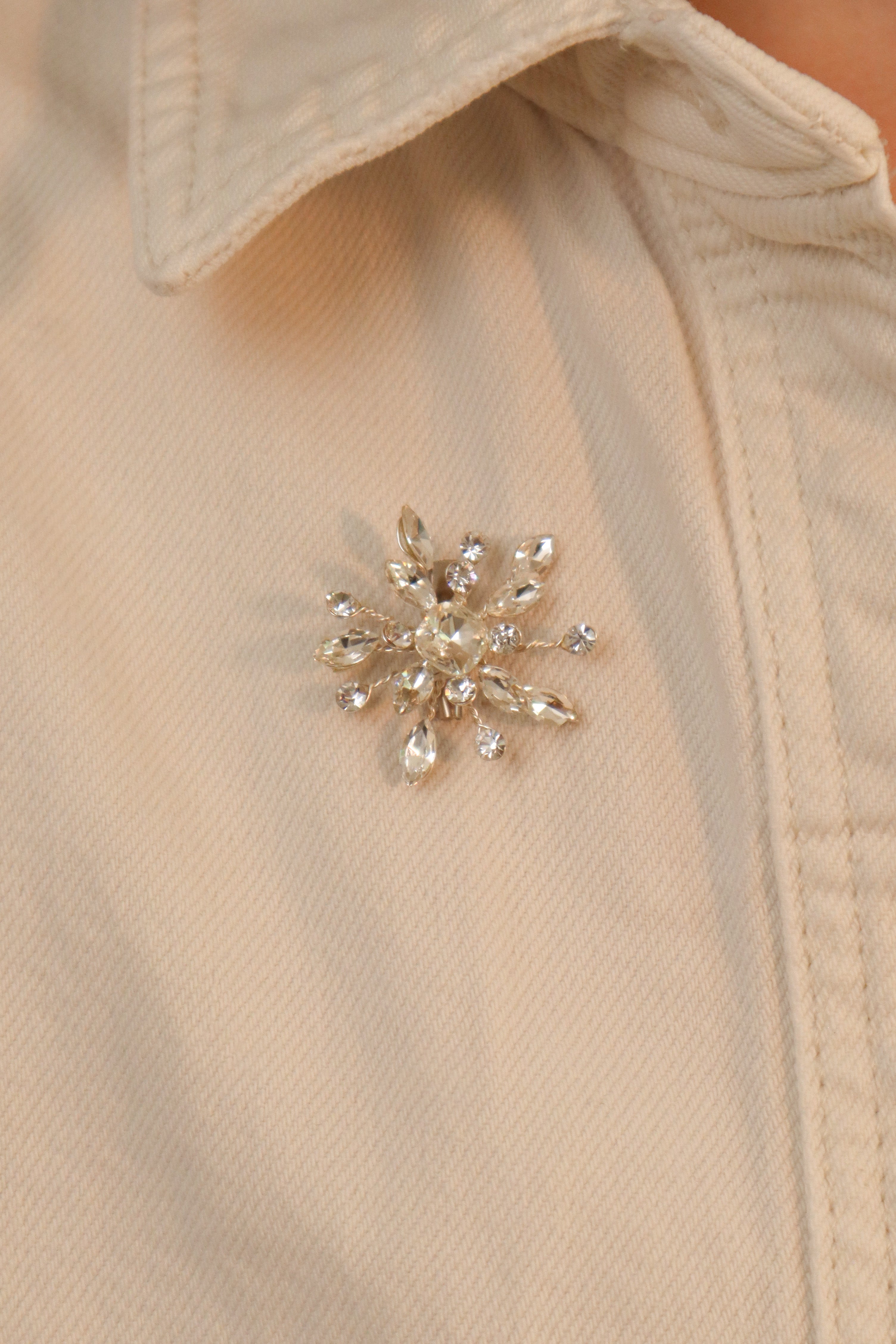 Broche Arkia